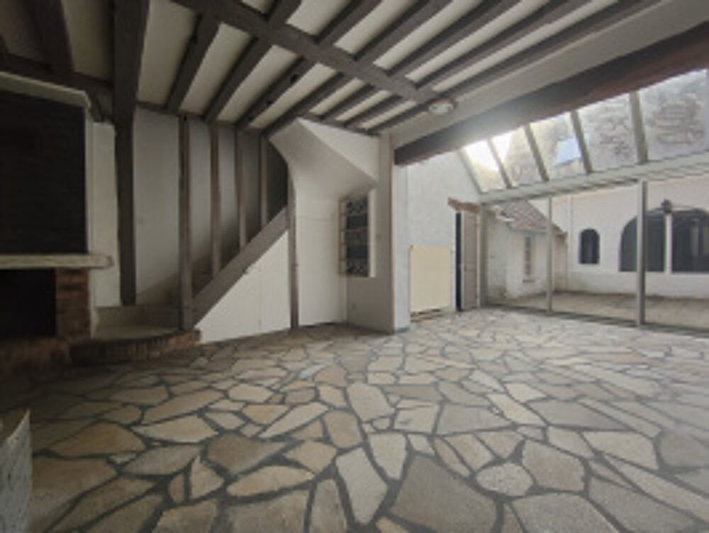 HYPER CENTRE VILLE, MAGNIFIQUE MAISON ANCIENNE RENOVEE ATYPIQUE A COLOMBAGE BOIS DE 140M2 HAB AVEC JARDIN