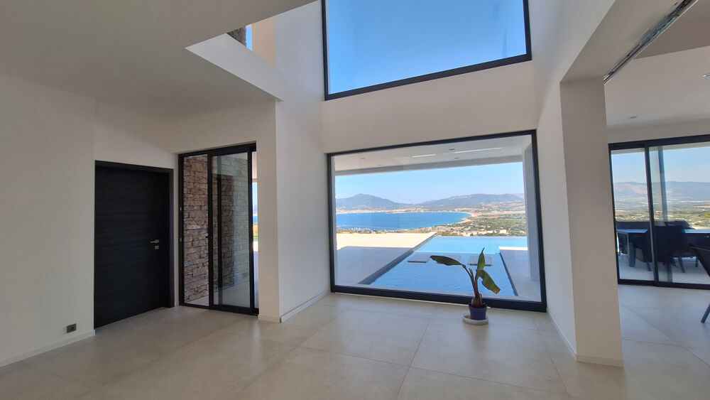 Propriété contemporaine récente avec vue mer et piscine - Porticcio