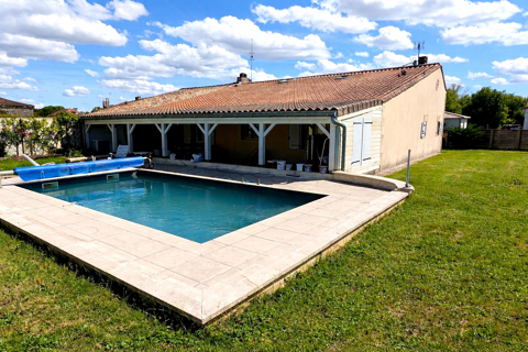   MAISON 5 Chambres avec piscine sur 3700 m2 de terrain clos. Maison - 7 pi�ce(s) - 177 m�