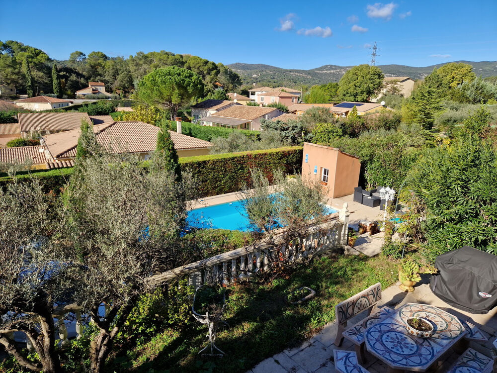 Maison avec vue dominante au calme