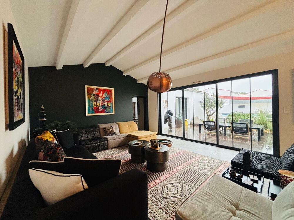 � vendre  Propri�t�/ch�teau La Rochelle (17000)