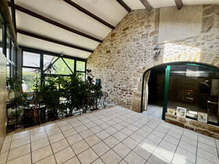  Maison à vendre 15 + pièces 356 m²