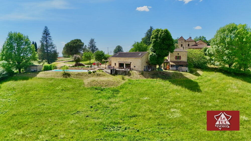 Propriété avec vues, piscine et gites.