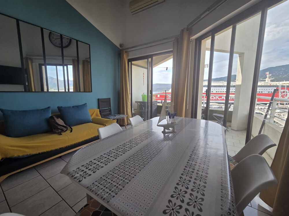 T3 en duplex sur le port de Propriano Vue marina et golfe