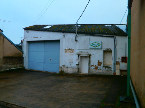 LOCAL DE 900 M2 TOUS COMMERCES OU STOCKAGE OU ATELIER LIBRE 1200 36100 Issoudun