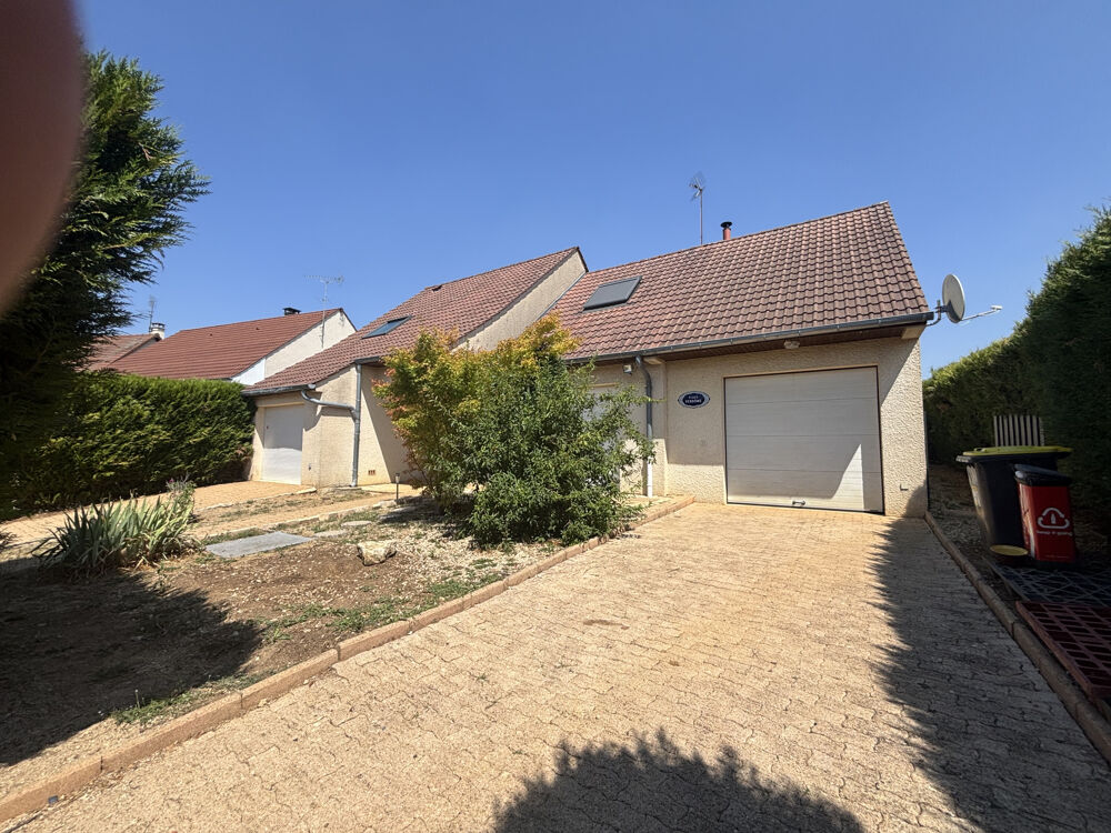 CHATILLON SUR SEINE :Pavillon année 1985 de 130 m2 avec garage, terrain de 500m2 et piscine hors sol.