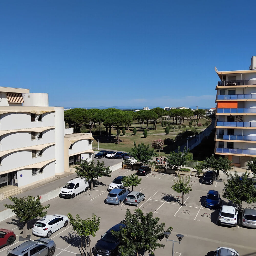 APPARTEMENT AVEC PETITE VUE MER, BALCON ET PARKING PRIVATIF
