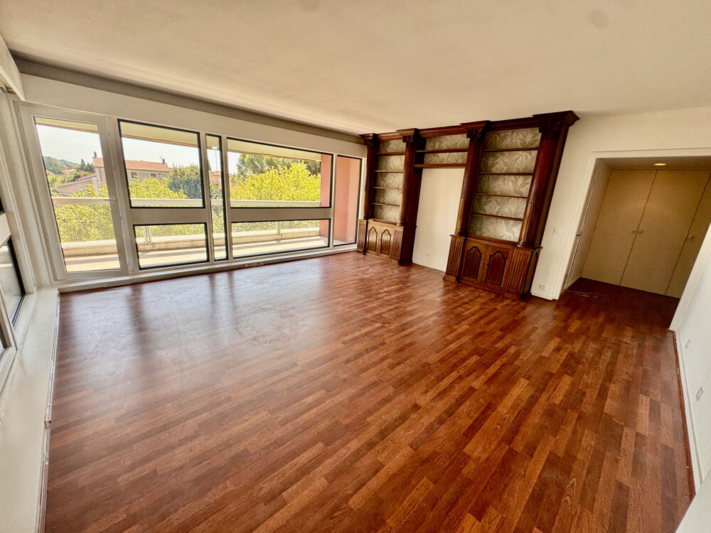 Appartement de type 5 avec garage et parking