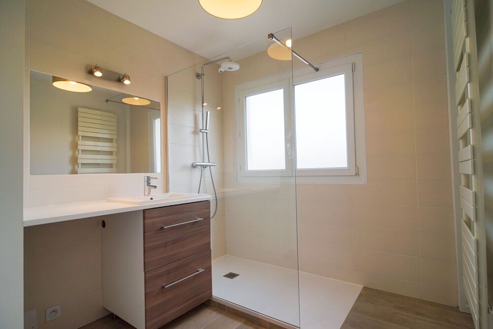 Location Appartement Vaste T3 - Balcon et Parking. Chambery