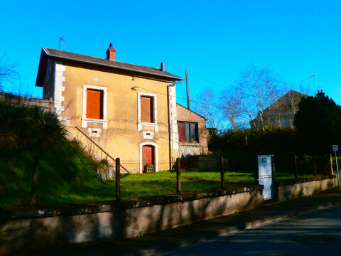 LOCAL DE 82 M2 TOUS COMMERCES OU BUREAU 800 36100 Issoudun