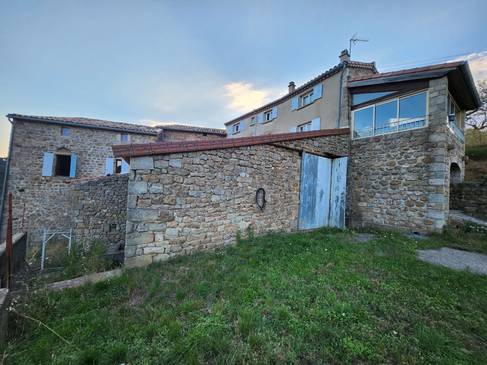 Maison dominante à 500m - vue panoramique sur la montagne - 3 logements - source - terrain - parking
