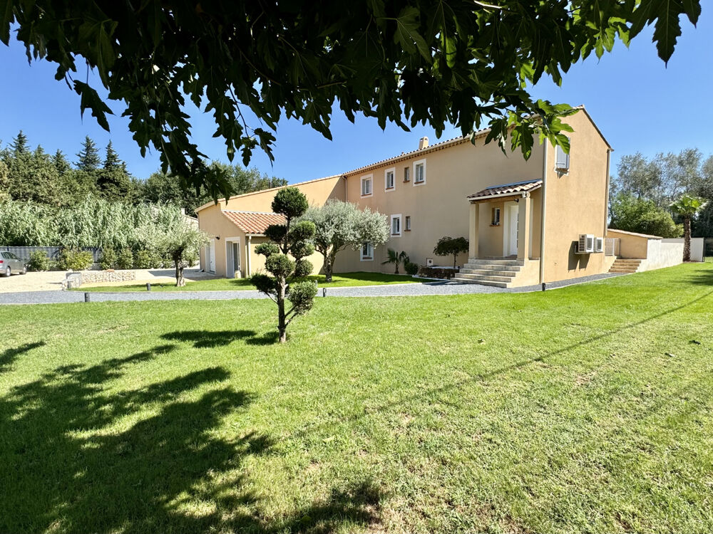 Villa avec piscine 200 m2 sur 3000 m2 de terrain.