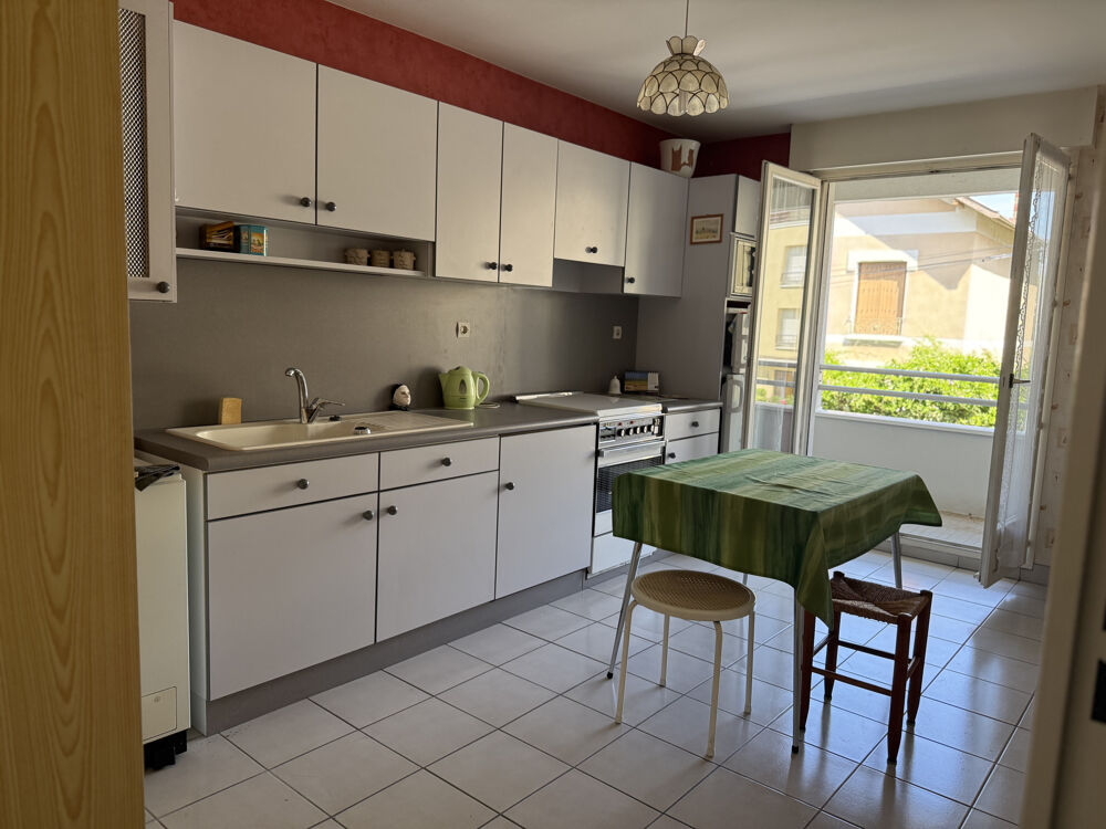 Vente Appartement Grand T3 rue Bonnefond LYON 3 avec cave et garage. Lyon 3