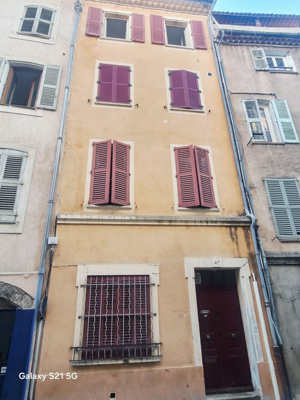 Vente Immeuble Exclusivité Draguignan bel immeuble bon état 238m+dépendances 2 F3+2 F1+bureau garage et cave 420000€ Draguignan