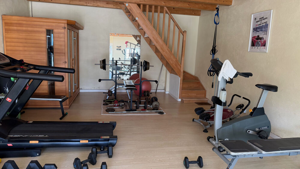 � vendre  Propri�t�/ch�teau Saint-Jean-d'Ang�ly (17400)