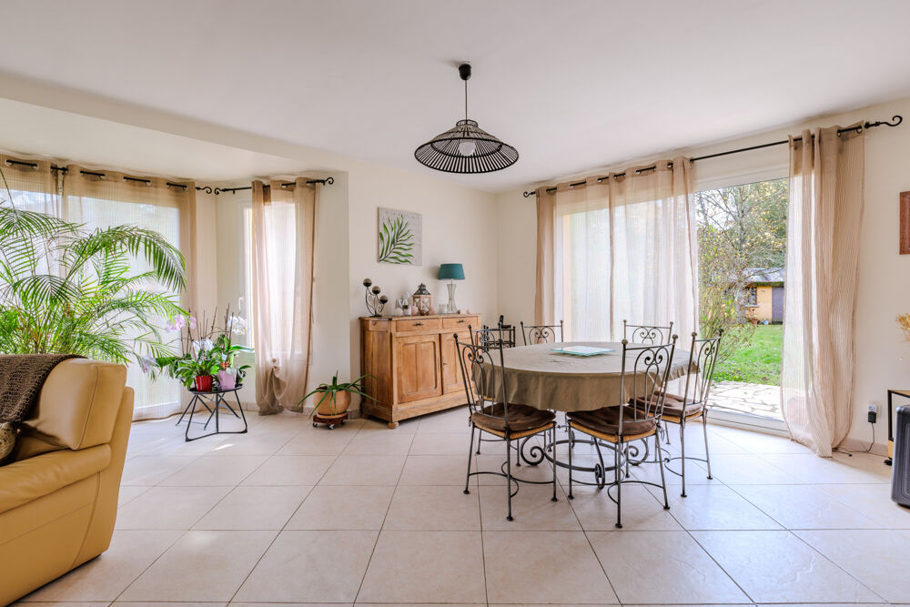 Vente Maison Maison familiale  - 135m2 -  Terrain 786m2 -  Br�champs, proche Nogent-le-Roi Nogent le roi