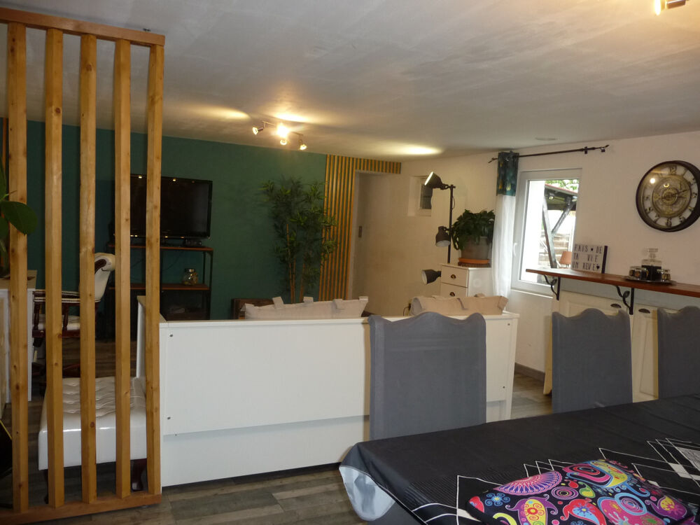 Vente Maison SAVIGNEUX maison de 140 m2 sur un terrain de 510 m2 proche commodités. Savigneux