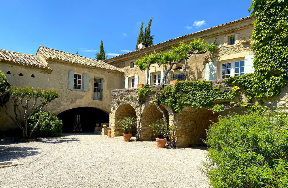 Maison 12 pièces 360 m² · à Uzes · 360 m² · 1 380 000 €