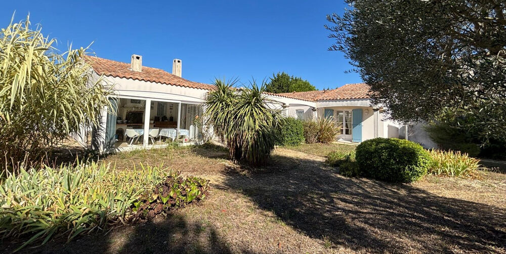 SUPERBE VILLA BOURGEOISE DE STYLE RETHAIS DE 180 M2 SUR UN TERRAIN CLOS ET ARBORE DE 1122 M2. A 15 MN DE LA