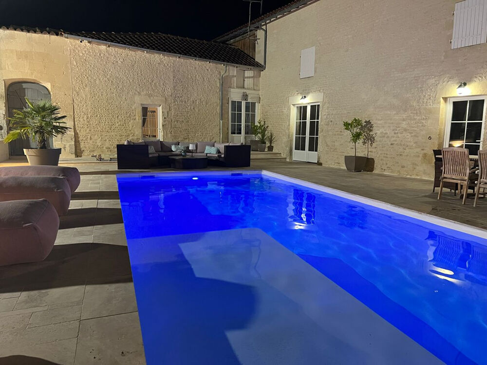 � vendre  Propri�t�/ch�teau Saint-Jean-d'Ang�ly (17400)