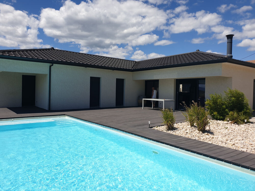 2 VILLAS NEUVES indépendantes (jumelables) - plain-pied - grand jardin plat - piscine chauffée - accès vélo -