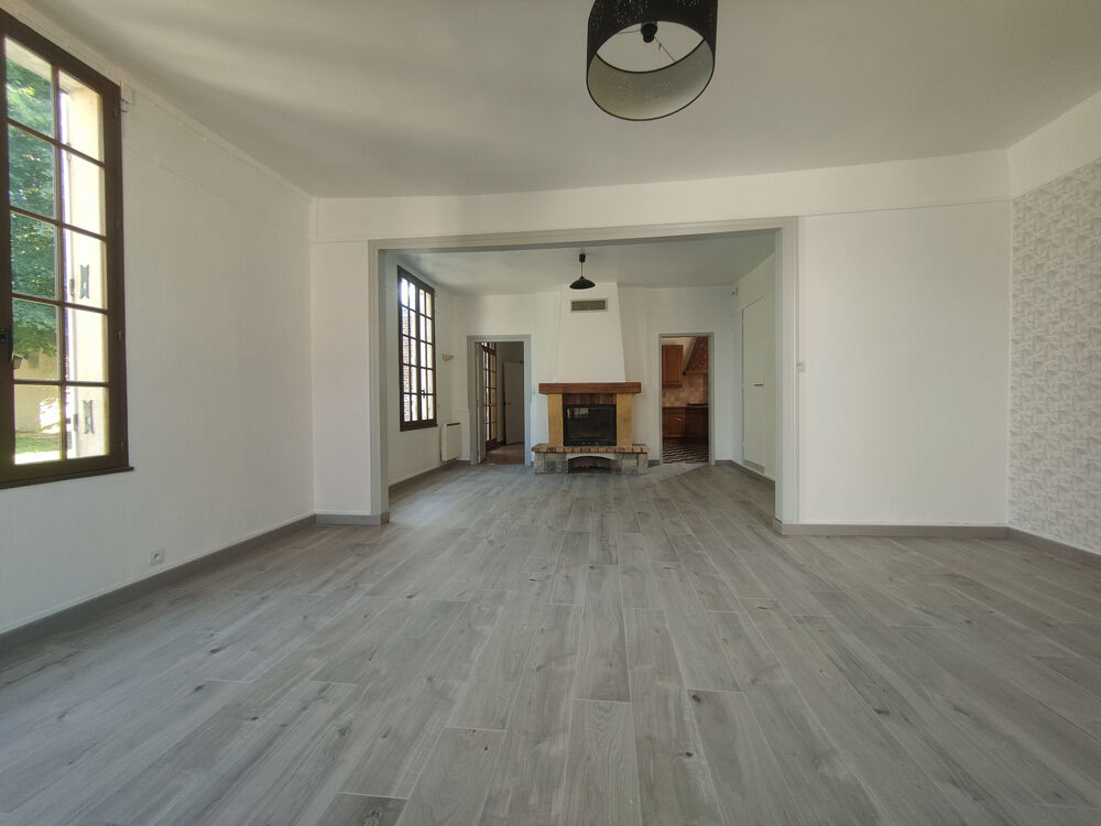 Vente Maison A 15 MN NORD CHAMBLY, MAISON BOURGEOISE DE 150 M2 HAB AVEC GARAGES ET DEPENDANCE SUR UN TERRAIN CLOS DE 800 M2 Chambly
