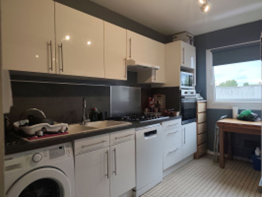 MAGNIFIQUE APPARTEMENT T4 REFAIT A NEUF DE 78 M2 AVEC BALCON AU 1er ETAGE D4UN IMMEUBLE DE STANDING