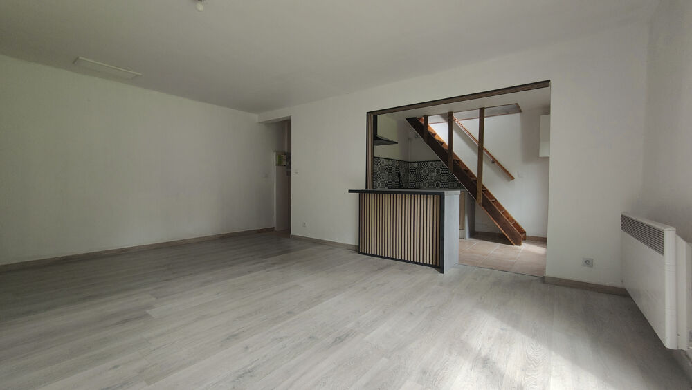 A 5 MN DE BEAUVAIS, TRES BELLE LONGERE RENOVEE EN COLOMBAGE BOIS DE 85 M2 SUR 400 M2 DE TERRAIN CLOS AU CAL