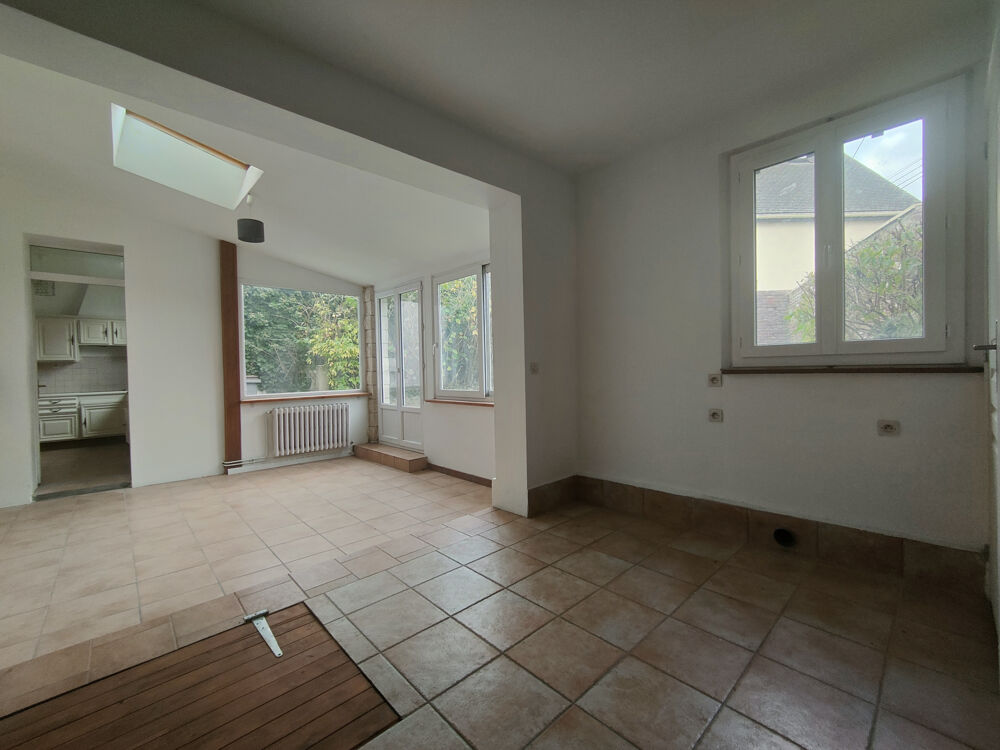 Vente Maison MAISON DE CHARME RENOVEE DE 160 M2 HABITABLE AVEC GARAGE ET JARDIN SUR UN  TERRAIN CLOS DE 270 M2 AU CALME Beauvais