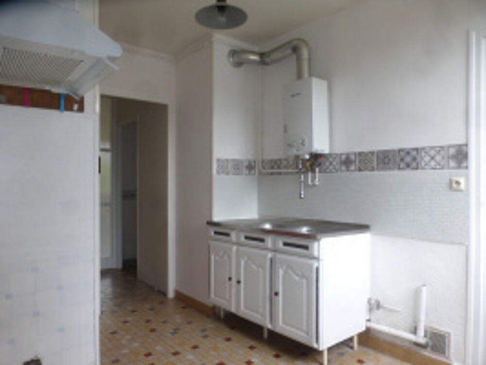 A MARISSEL, TRES BEL APPARTEMENT RENOVE DE 65M2 AVEC VUE SUR PARC PAYSAGE A DEUX PAS DU CENTRE VILLE