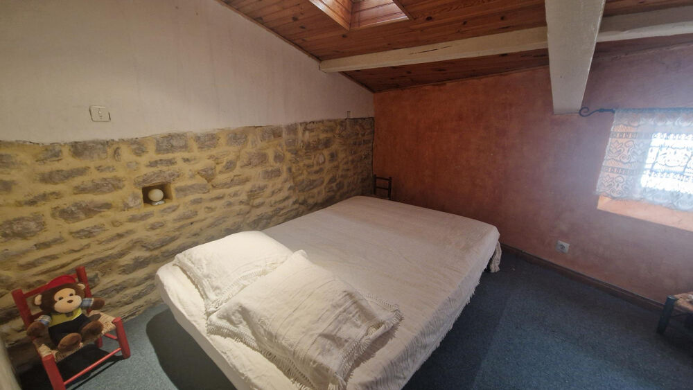 Vente Maison maison 3 chambres, 122 m2 habitables, cour intérieure et garage Bollene