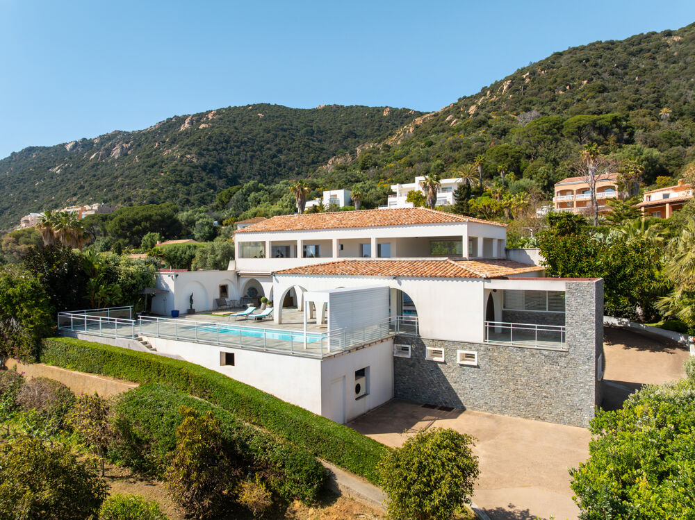 Vente Maison Villa de charme 300 m2 route des Sanguinaires avec vue mer et piscine Ajaccio
