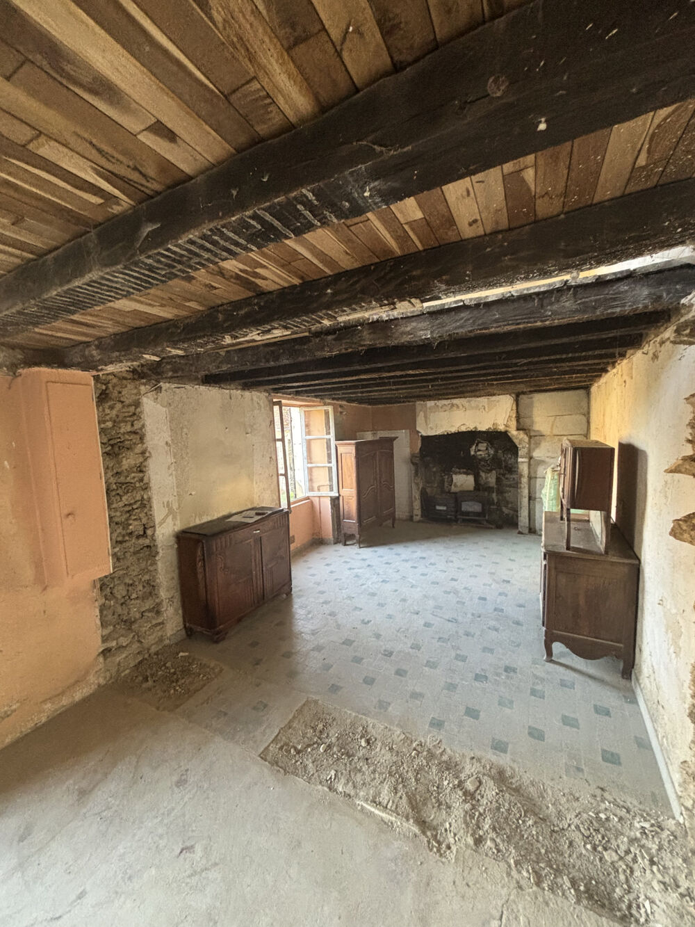 Vente Maison AUBE( 10) Proche de Bar/Seine : Ancien corps de ferme à rénover de 100m2 avec terrain et dépendances Avirey lingey