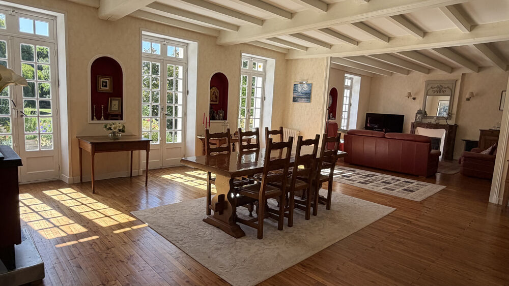 à vendre  Propriété/château Saint-Jean-d'Angély (17400)