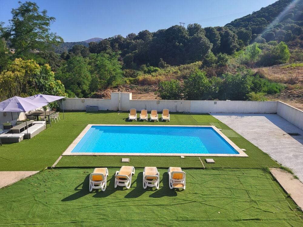 Charmante villa avec piscine à Alata