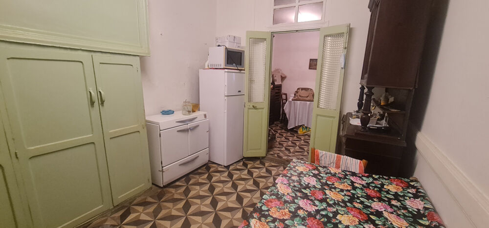 Vente Maison Maison de ville - à rénover entièrement - tout à l'égout - 4 niveaux dont garage et pièces voûtées - bon toit Largentiere