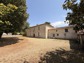  Propriété/château à vendre 8 pièces 222 m²