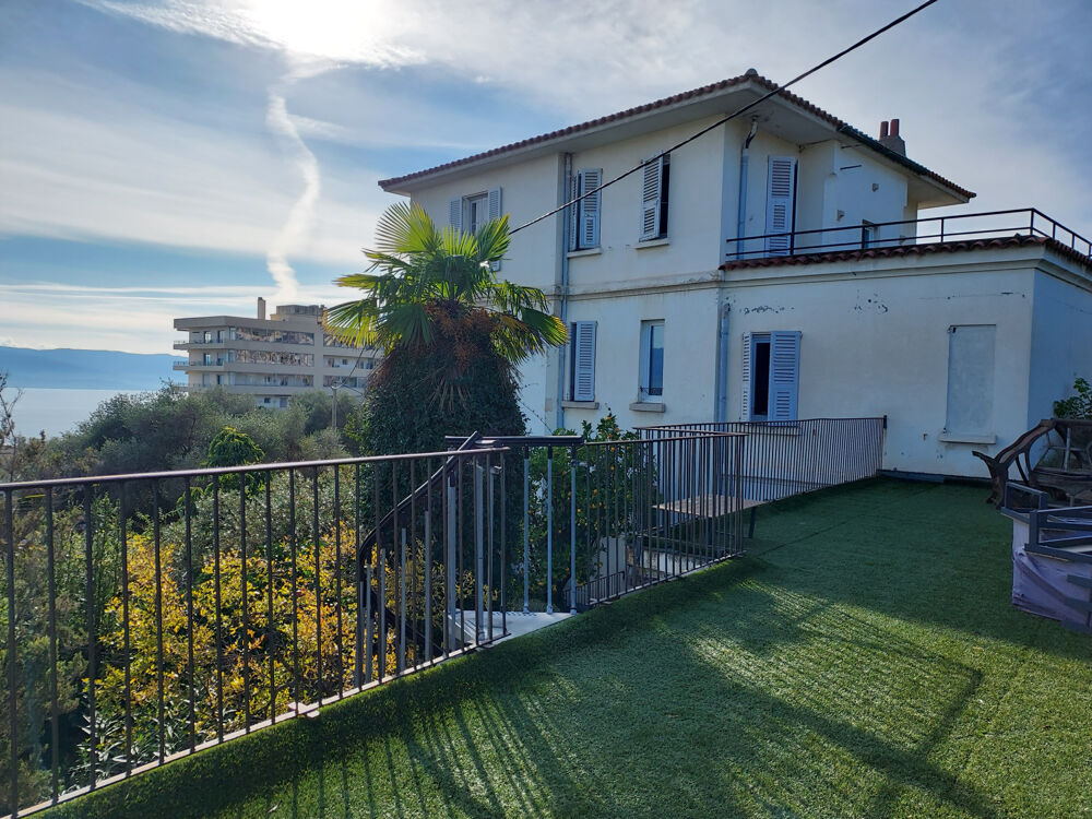 Ajaccio centre ville maison de Maître de 320m2 garage vue mer