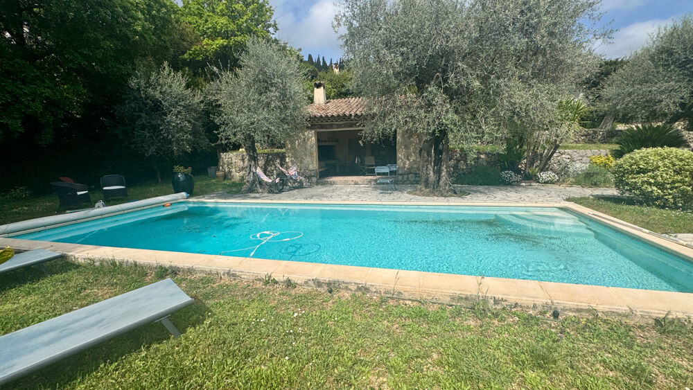Vente Maison Magagnosc co-exclusivité, propriété avec piscine et pool House grand garage terrain de 3000m2 avec oliviers Grasse