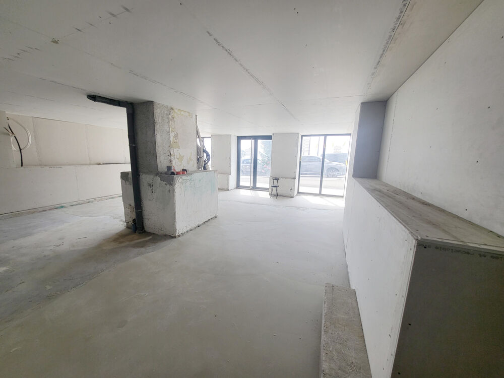 Appartement où local commercial de 200m2 face mer