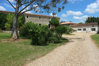  Proprit/chteau  vendre 9 pices 300 m