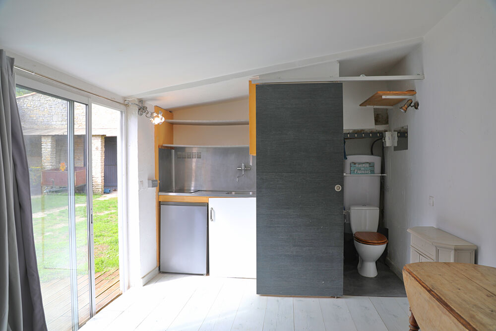 � vendre  Propri�t�/ch�teau Benon (17170)