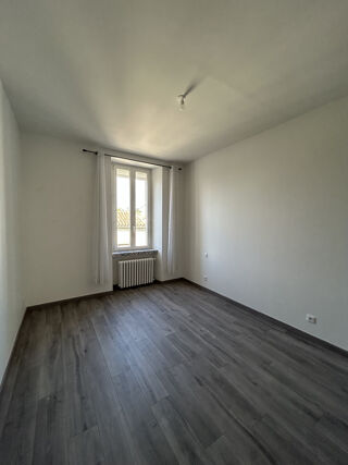  Appartement à louer 3 pièces 94 m²