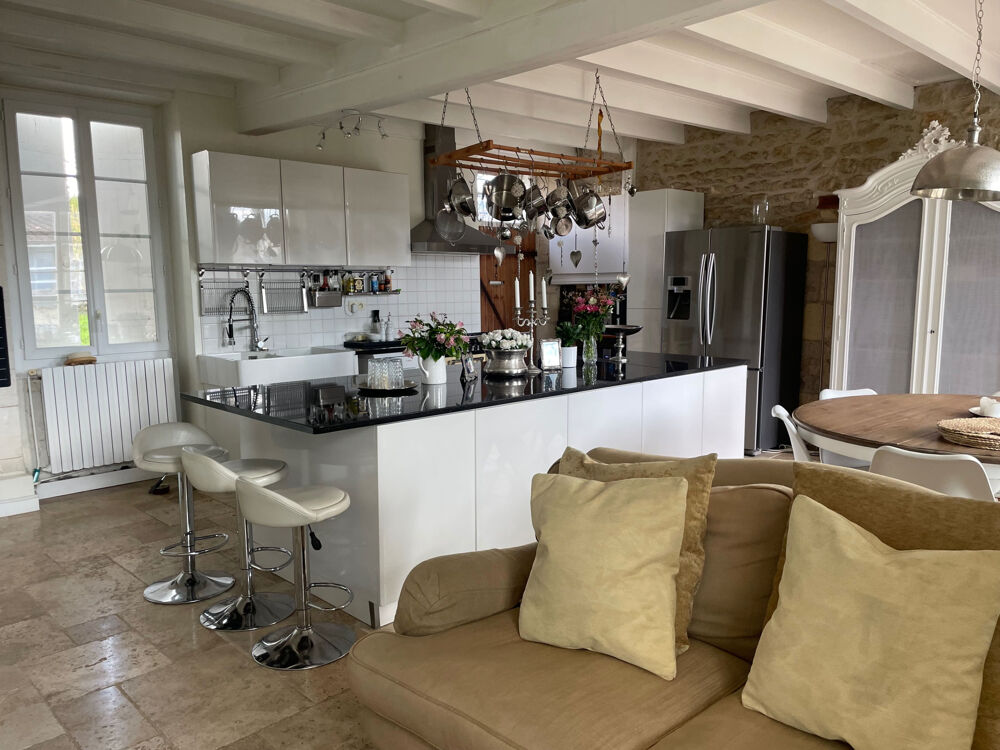 � vendre  Propri�t�/ch�teau Saint-Jean-d'Ang�ly (17400)