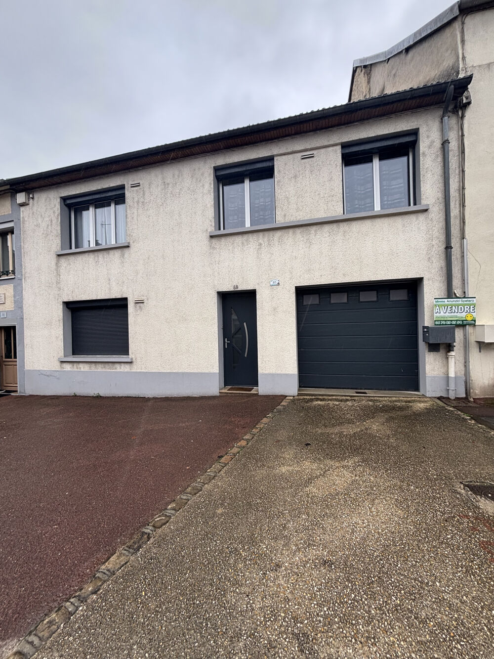 CHATILLON SUR SEINE : proche du centre ville ,maison rénovée de 120 m2 avec grange de 100m2 et cour