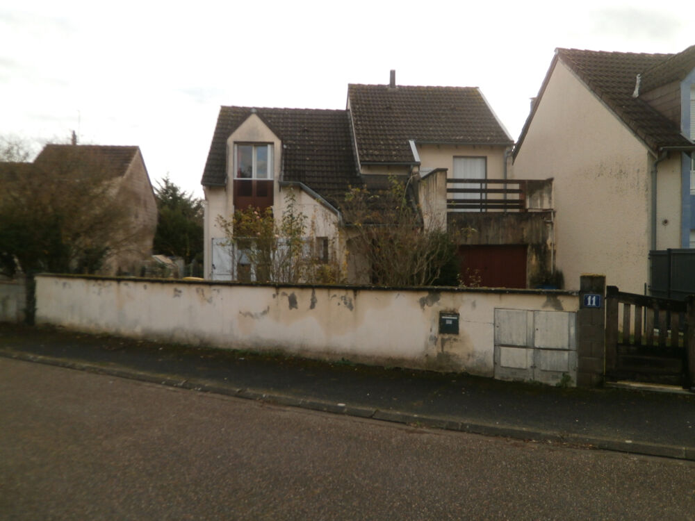 MAISON 6 PIECES LOUER A RENOVER