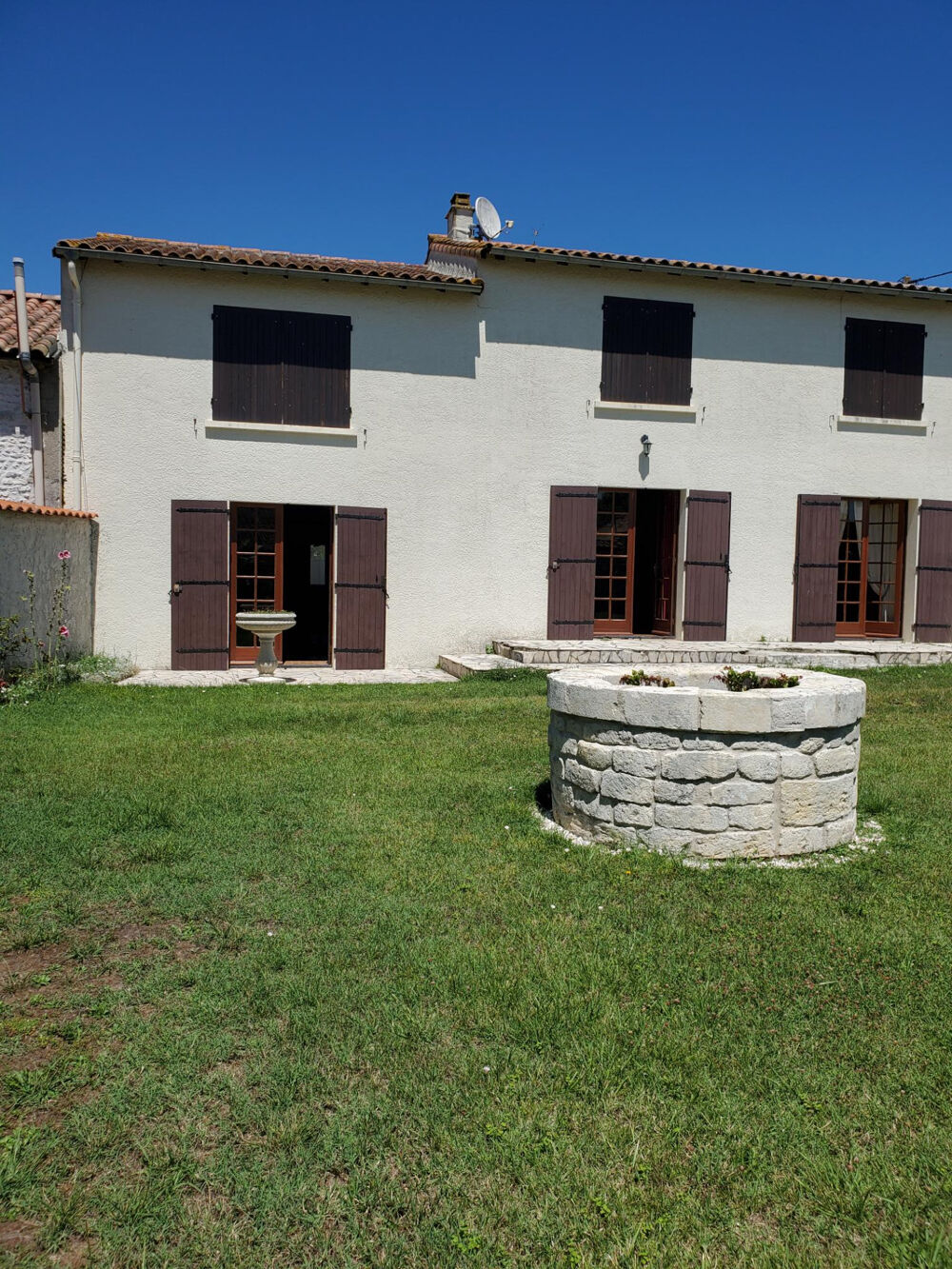 Vente Maison Maison 8 pièces , surface de 197 m2 + Dépendances , située sur la commune de: BARZAN Barzan