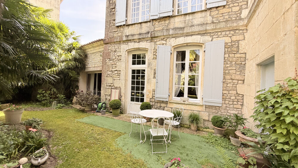 à vendre  Propriété/château Saint-Jean-d'Angély (17400)
