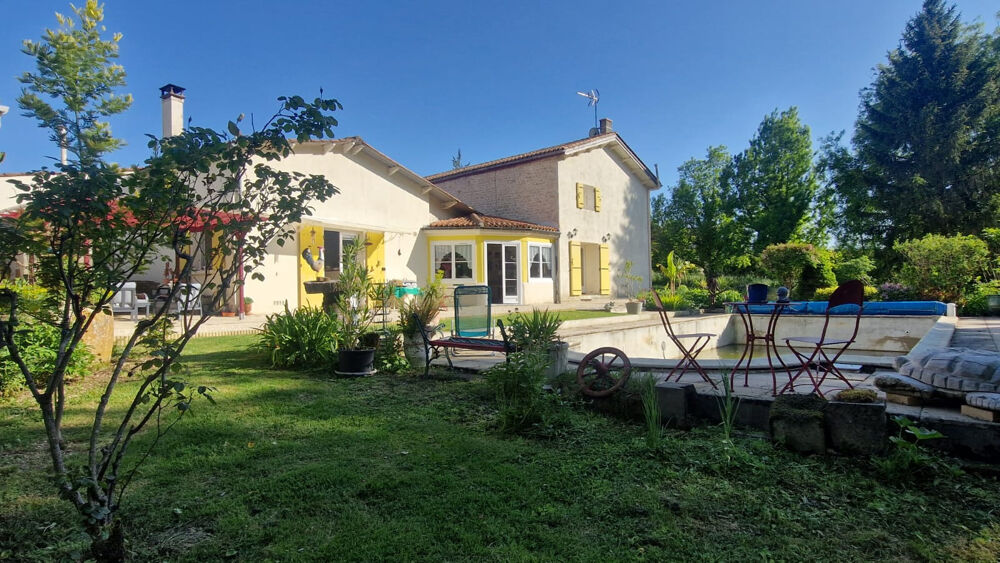 Maison charentaise au coeur de la nature