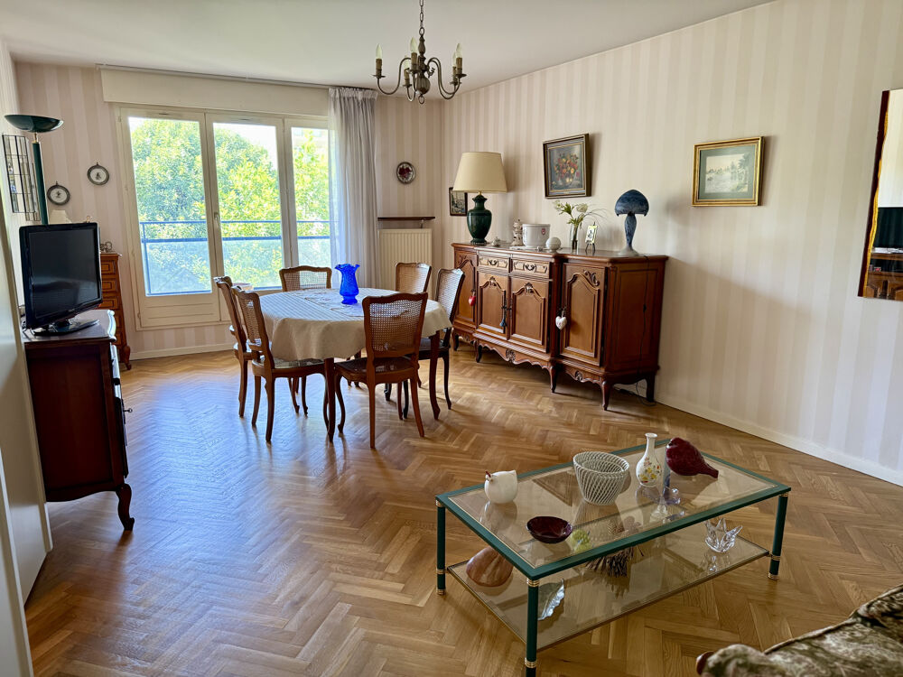 Vente Appartement Grand T3 rue Bonnefond LYON 3 avec cave et garage. Lyon 3